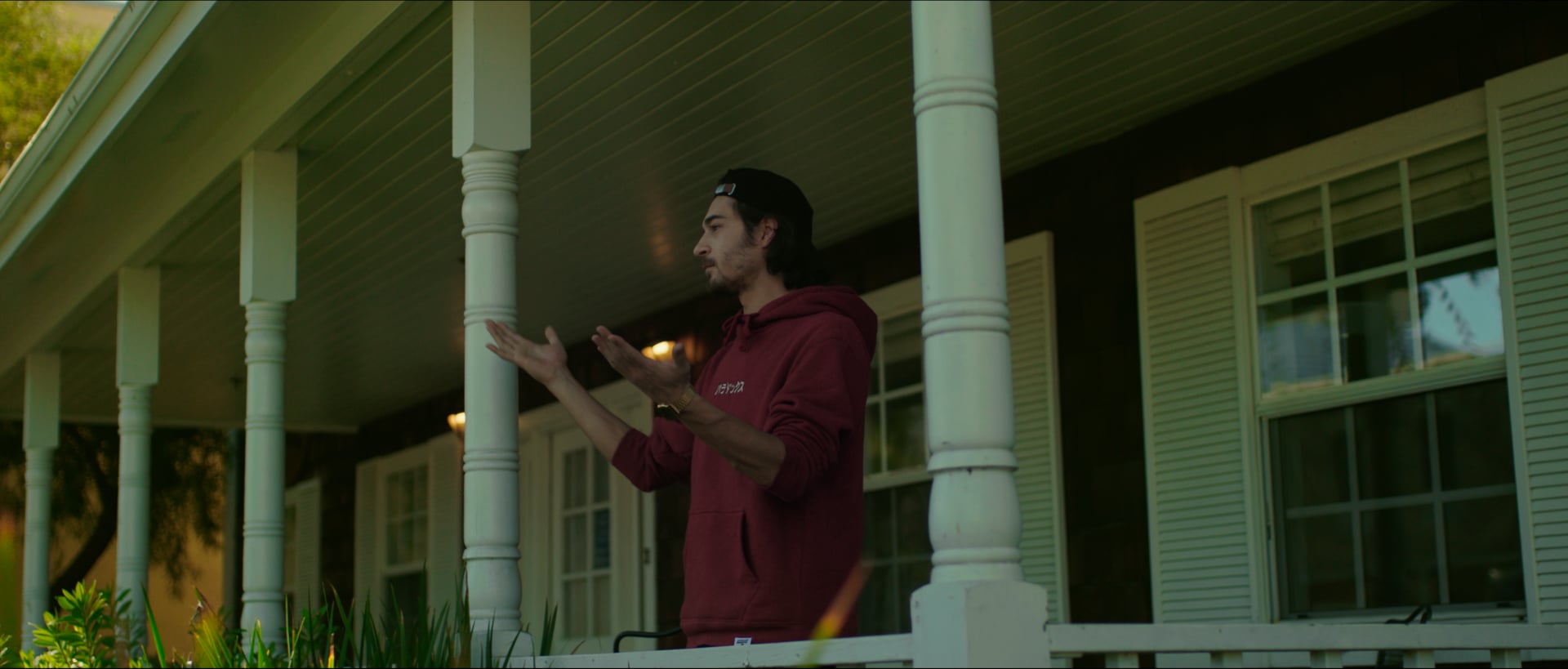 Music Video Romeo Elvis & The Motel "Dessert"